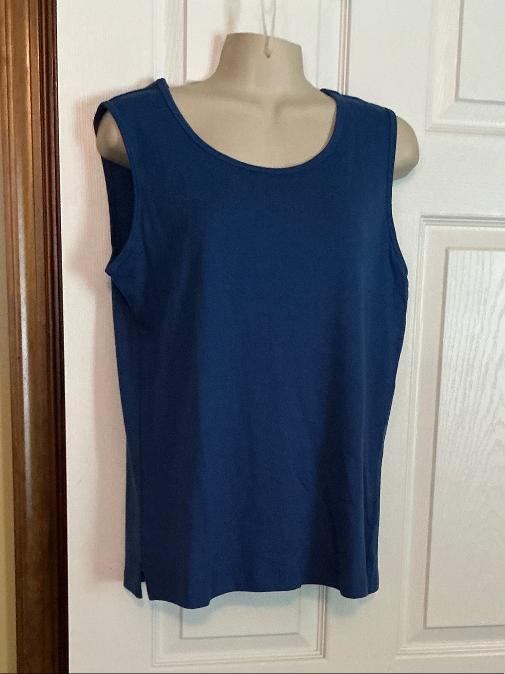 Women's Scoop Neck Tank Top in Navy Blue